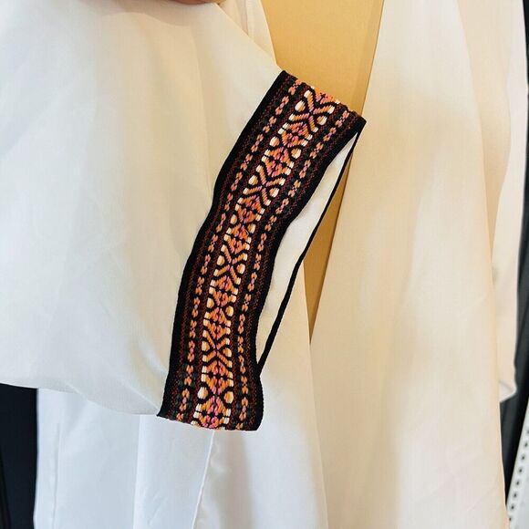 LuLaRoe Shirley Women's Kimono Sz M Solid White with Decorative Cuffs NWT 0115 - Picture 2 of 9